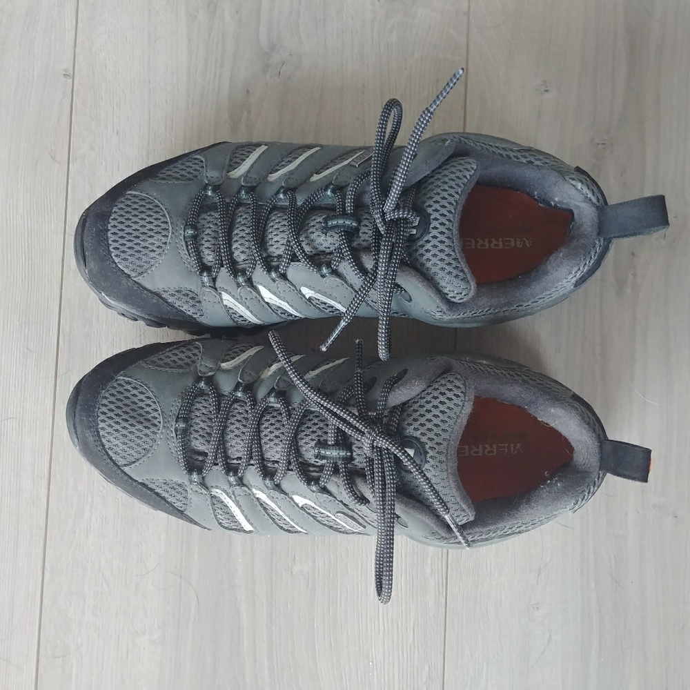 Men's Merrell hiking shoe